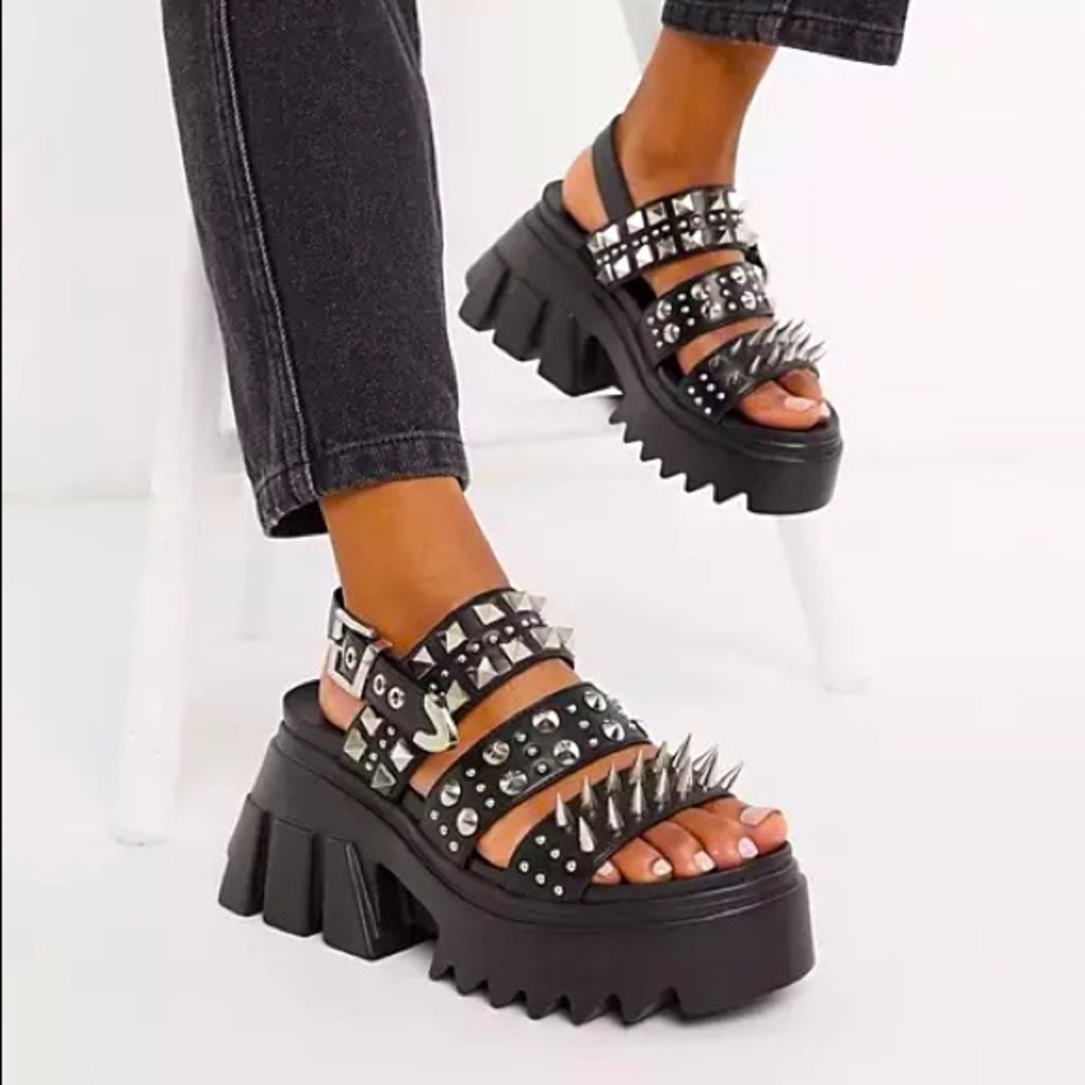 Insane black chunky edgy studded platform sandals size 8. Y2K Balenciaga grunge
